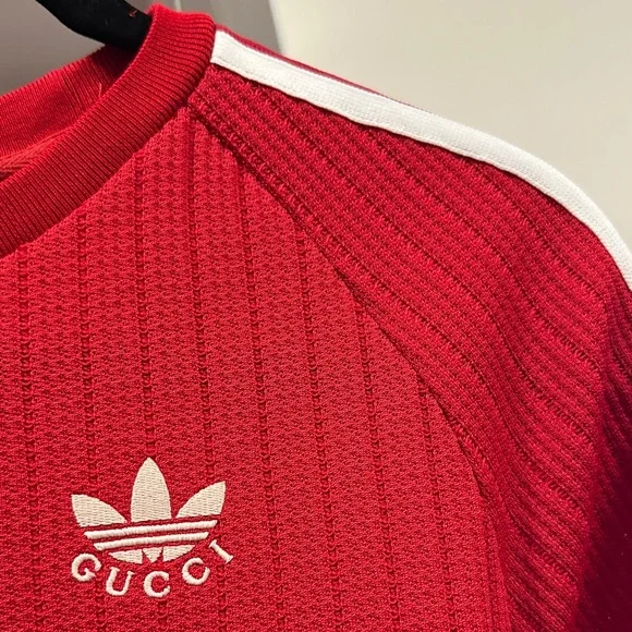Gucci x Adidas Red Ribbed Short-Sleeve Knit Top with Green Trim - Picture 4 of 4